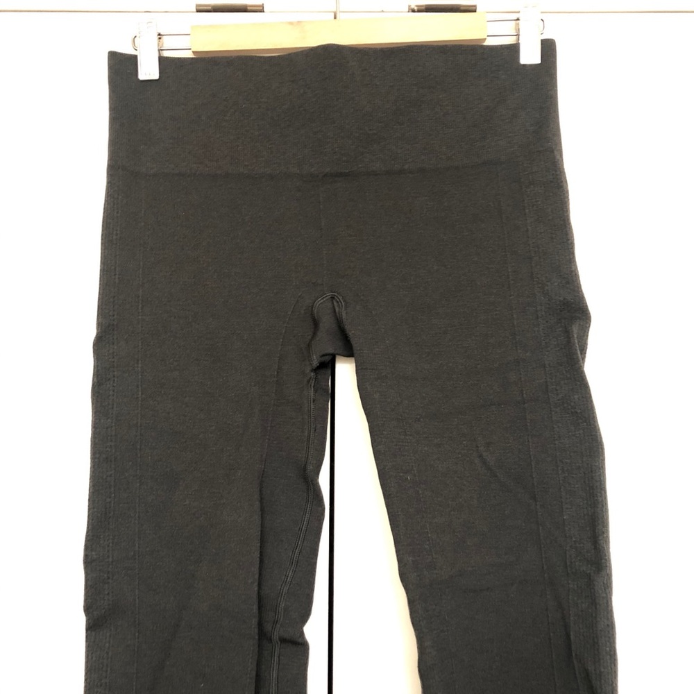 Lululemon textured 7/8 tights (Size 6)